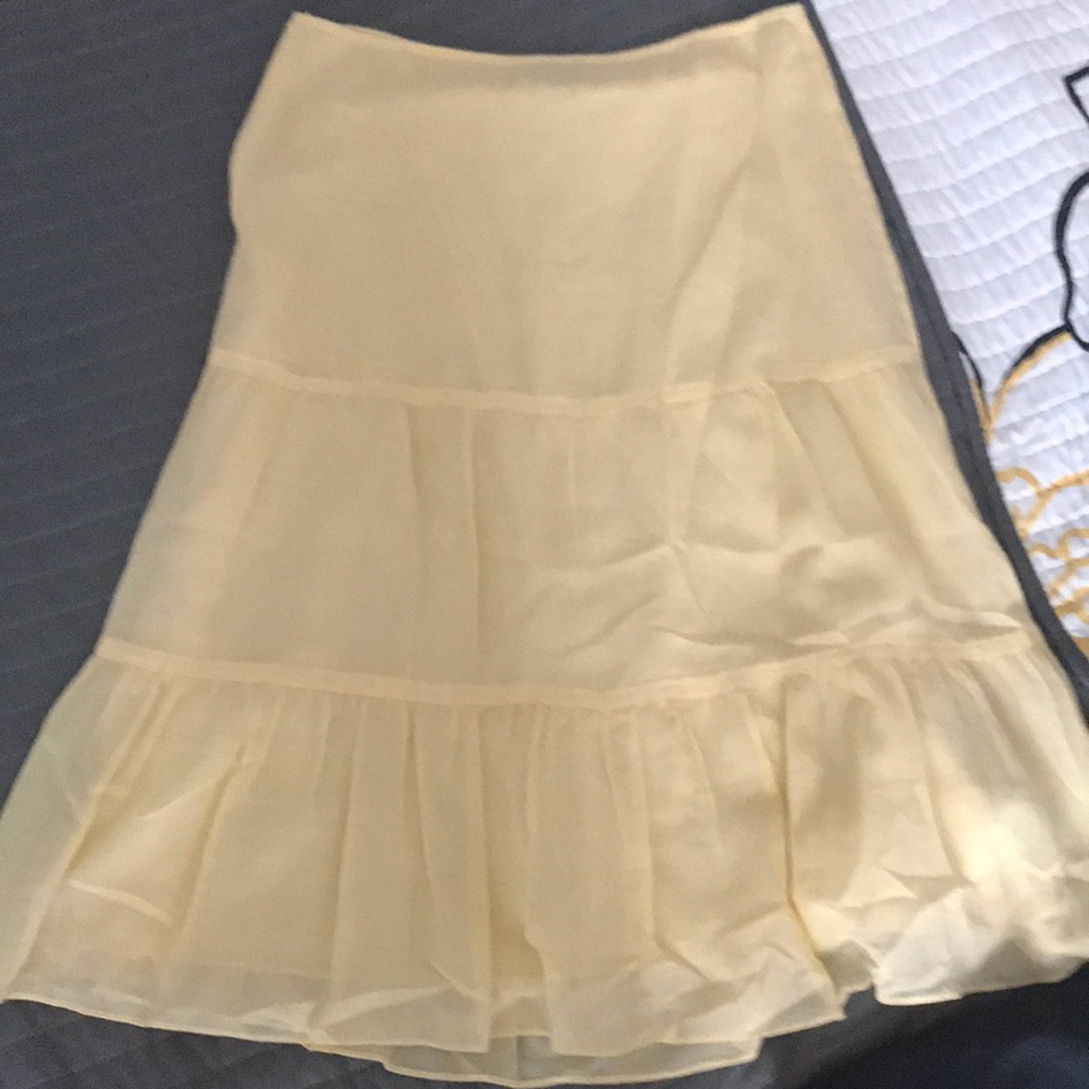 Light yellow theory skirt